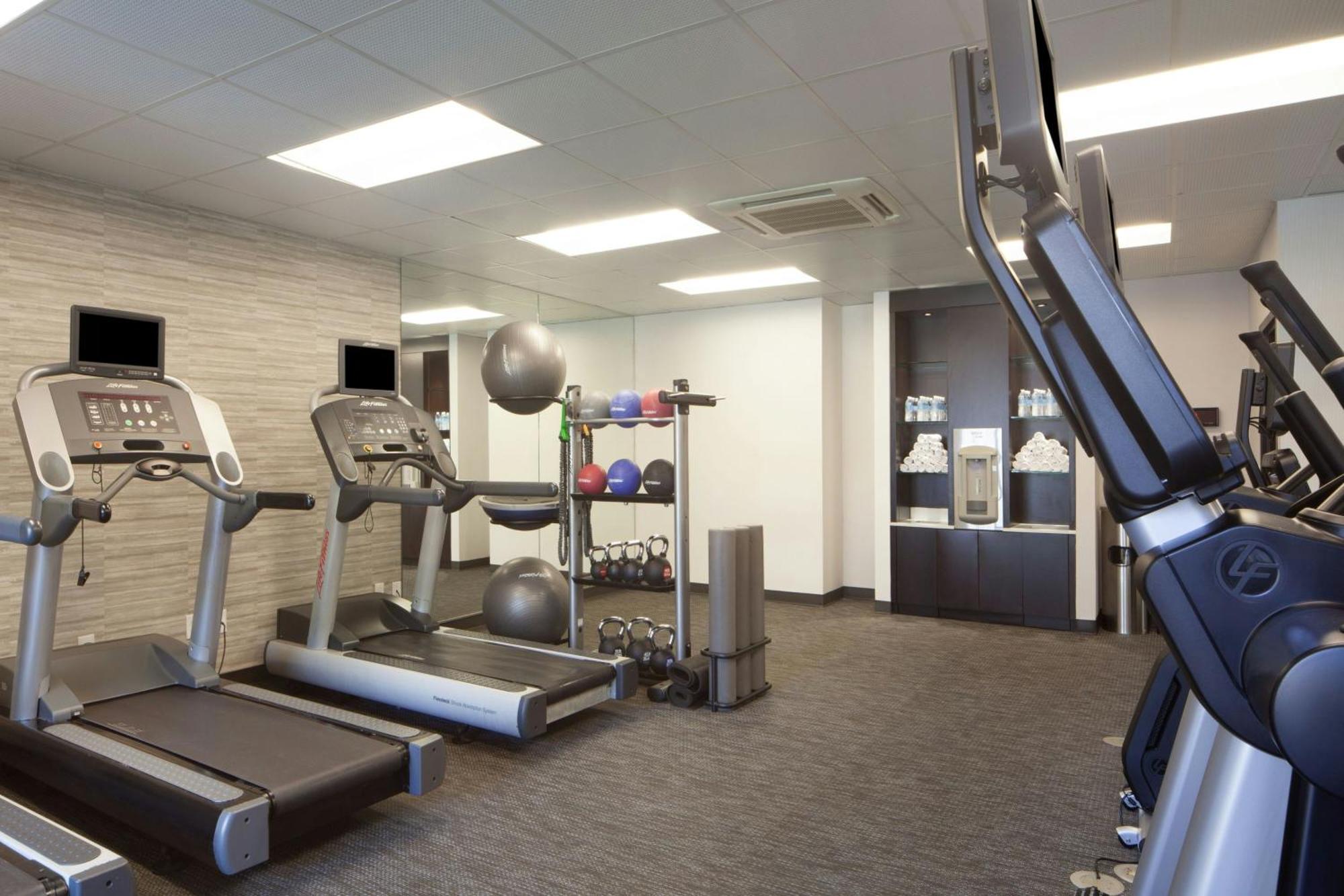 Courtyard By Marriott Oakland Airport Hotel Ngoại thất bức ảnh