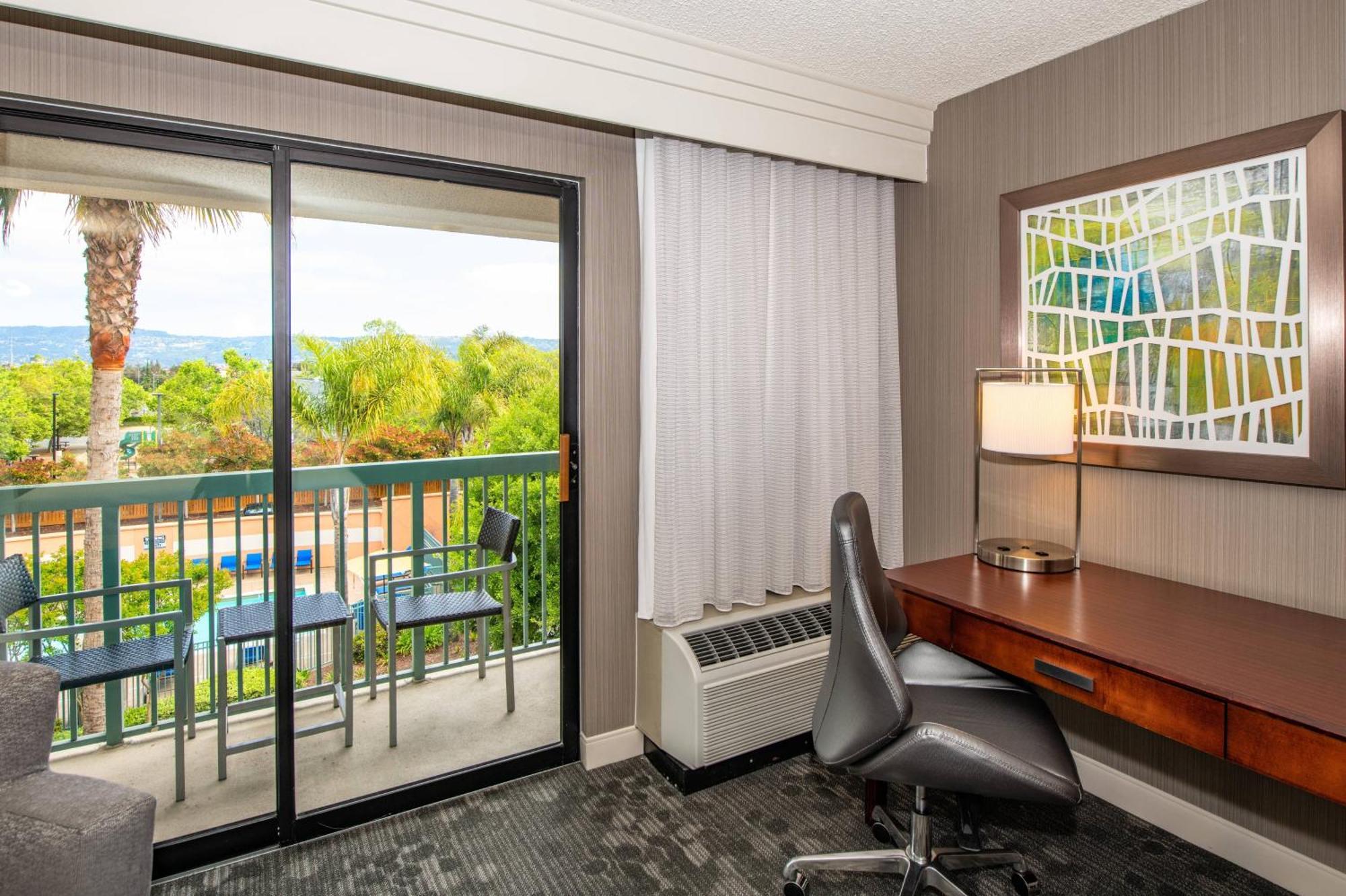 Courtyard By Marriott Oakland Airport Hotel Ngoại thất bức ảnh